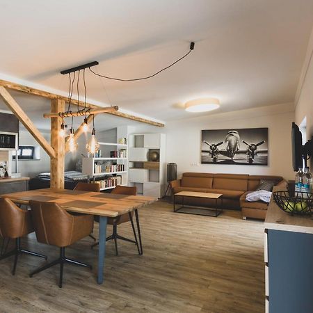 Modernes Loft Vor Den Toren Des Chiemgaus Tacherting Екстериор снимка